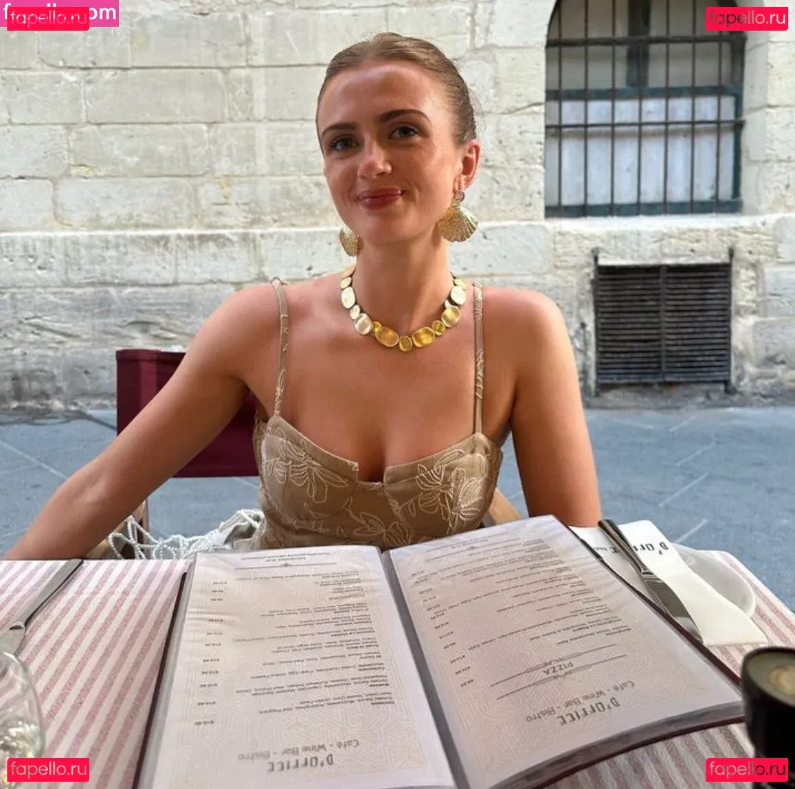 Maisie Smith Onlyfans Photo Gallery 