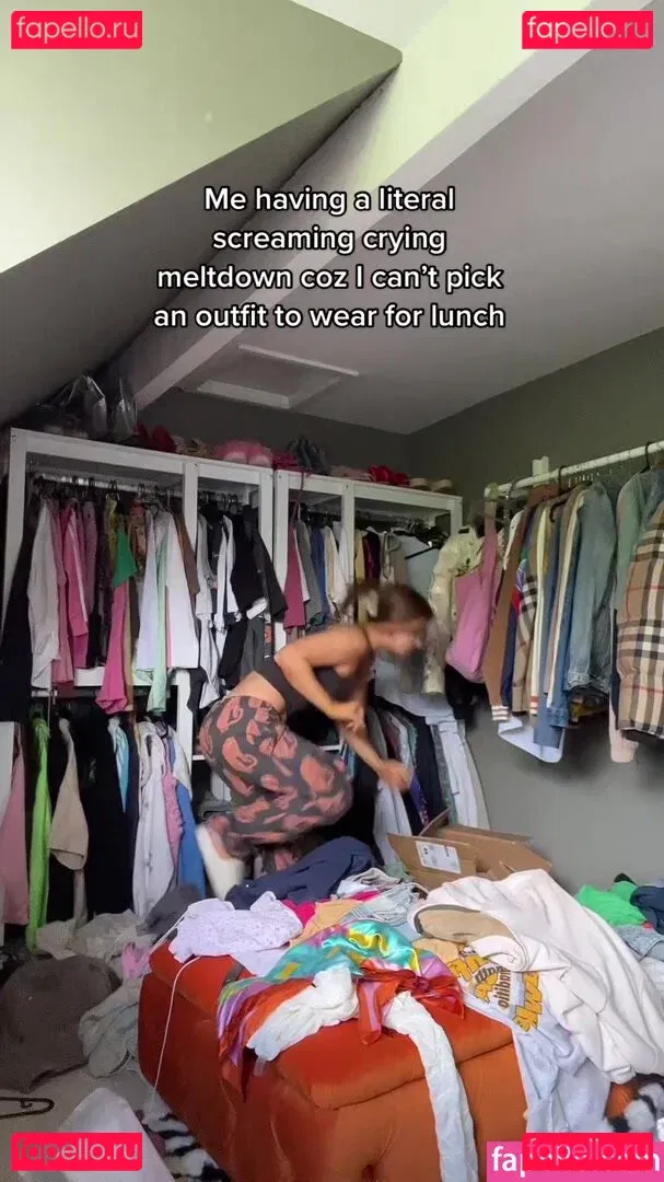 Maisie Smith Onlyfans Photo Gallery 