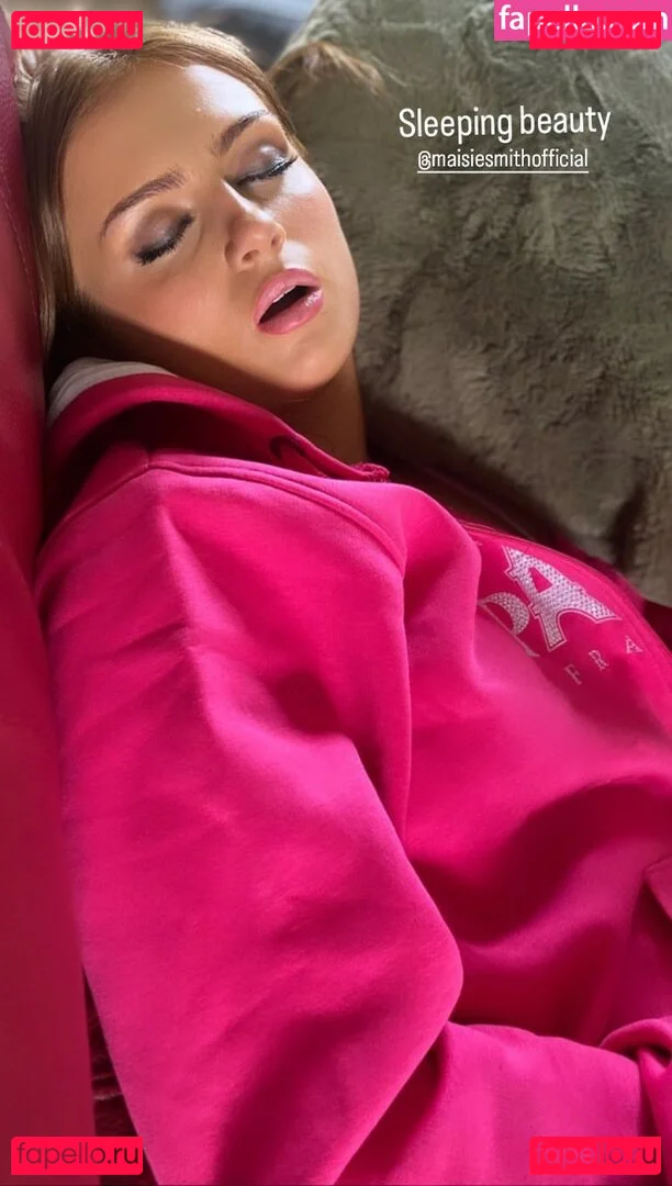 Maisie Smith Onlyfans Photo Gallery 