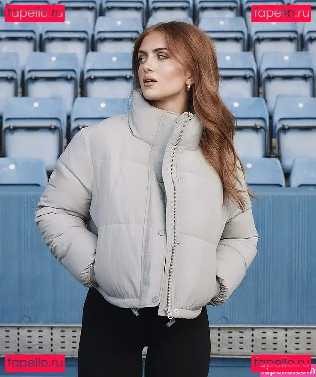 Maisie Smith Onlyfans Photo Gallery 