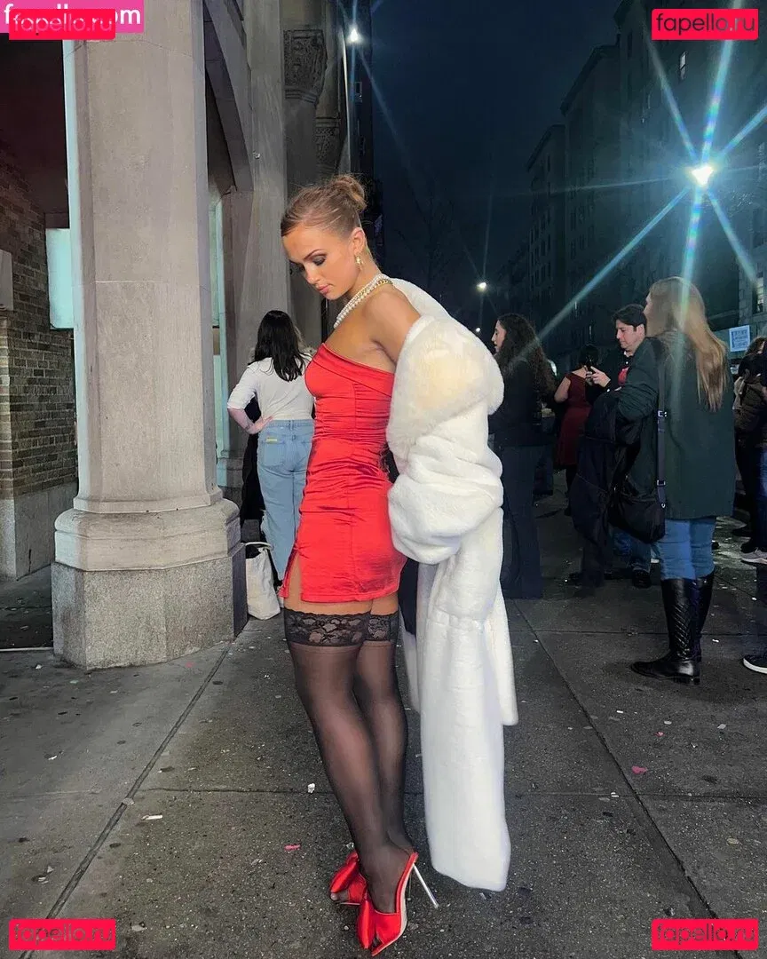 Maisie Smith Onlyfans Photo Gallery 