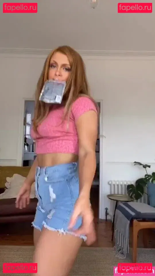 Maisie Smith Onlyfans Photo Gallery 
