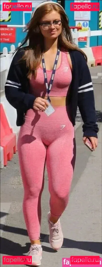 Maisie Smith Onlyfans Photo Gallery 