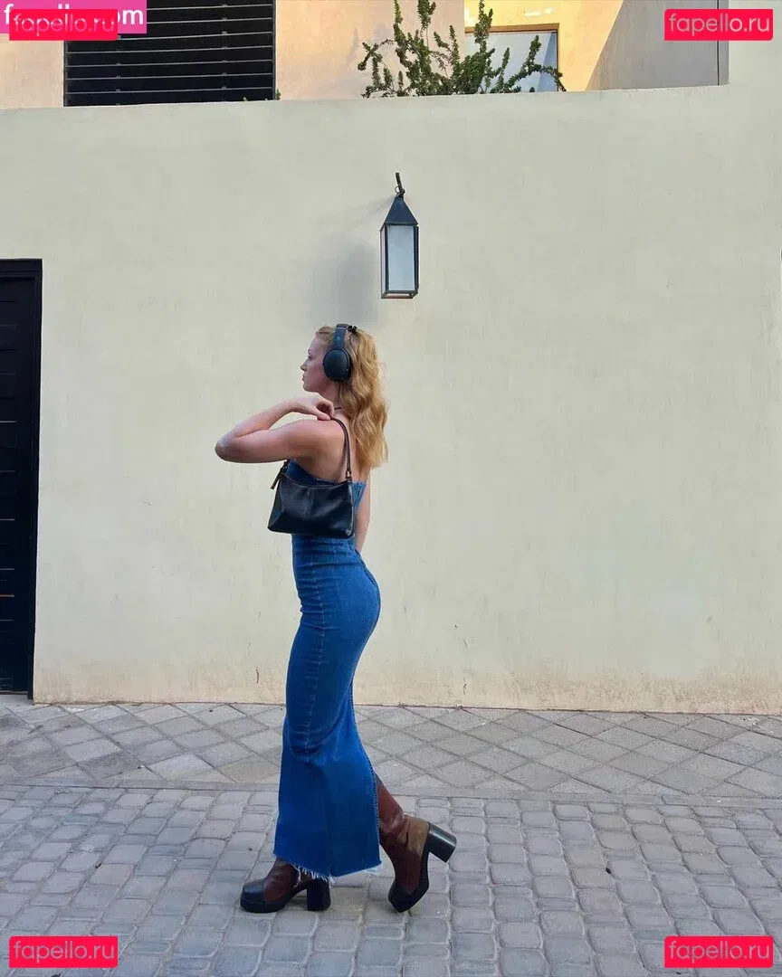 Maisie Smith Onlyfans Photo Gallery 