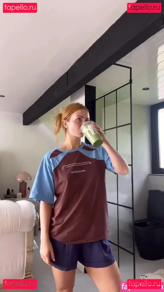 Maisie Smith Onlyfans Photo Gallery 