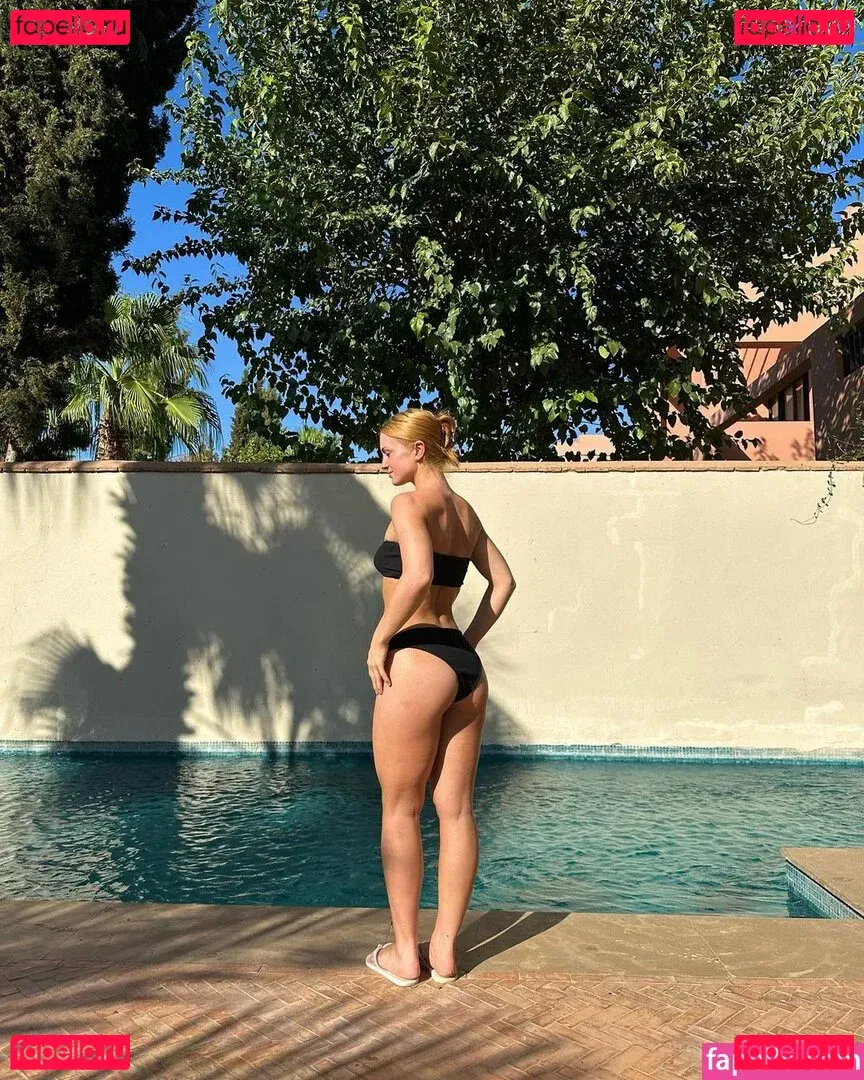 Maisie Smith Onlyfans Photo Gallery 