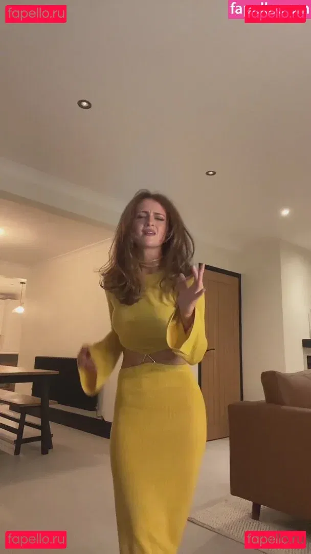 Maisie Smith Onlyfans Photo Gallery 