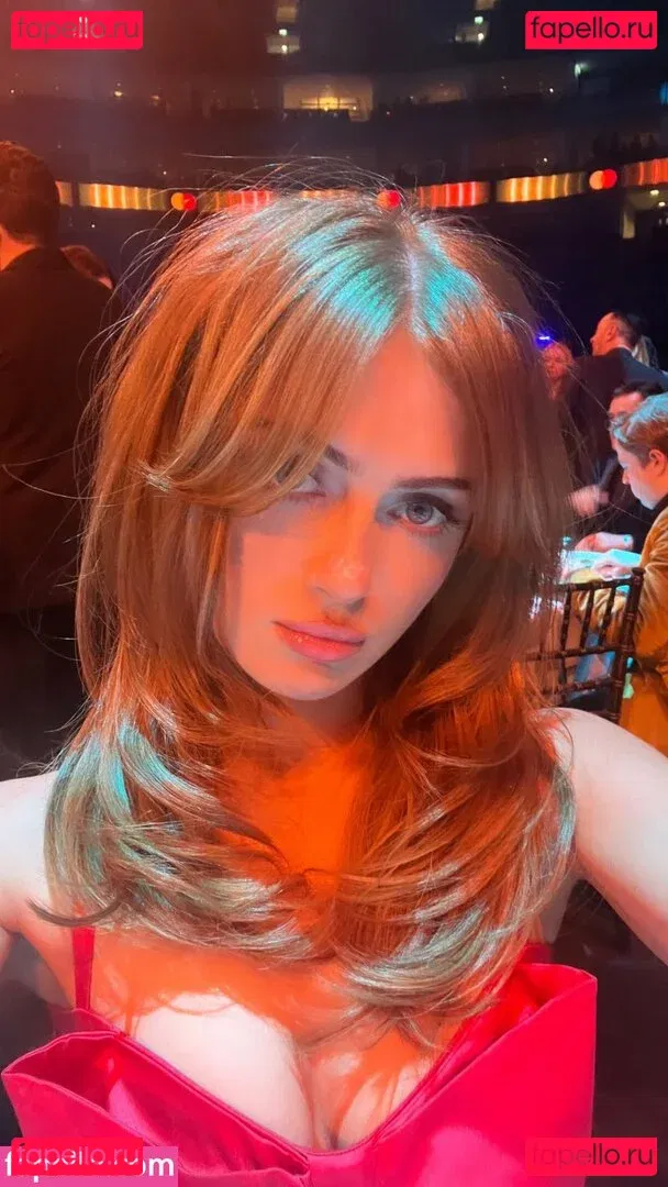 Maisie Smith Onlyfans Photo Gallery 