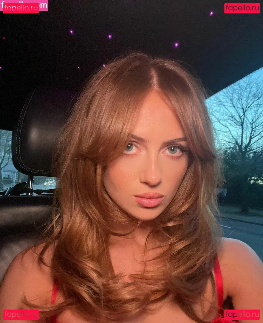 Maisie Smith Onlyfans Photo Gallery 