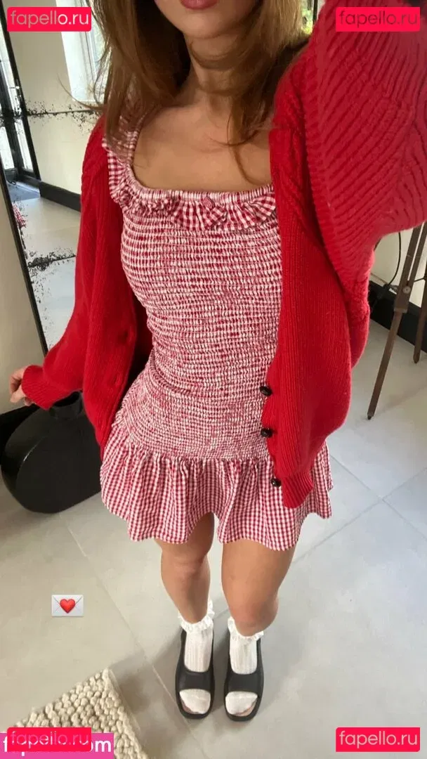 Maisie Smith Onlyfans Photo Gallery 