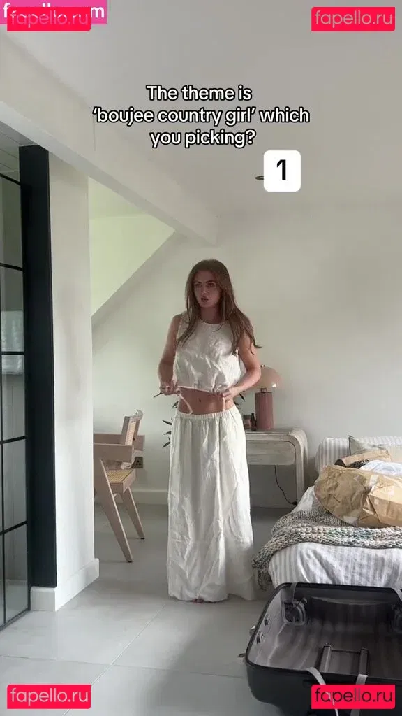 Maisie Smith Onlyfans Photo Gallery 