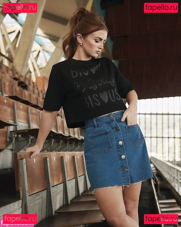 Maisie Smith Onlyfans Photo Gallery 