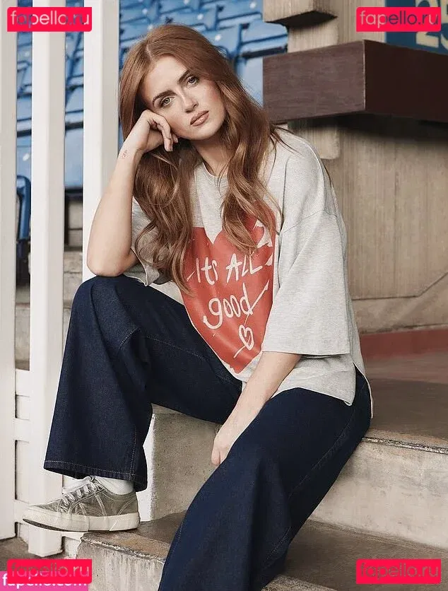 Maisie Smith Onlyfans Photo Gallery 