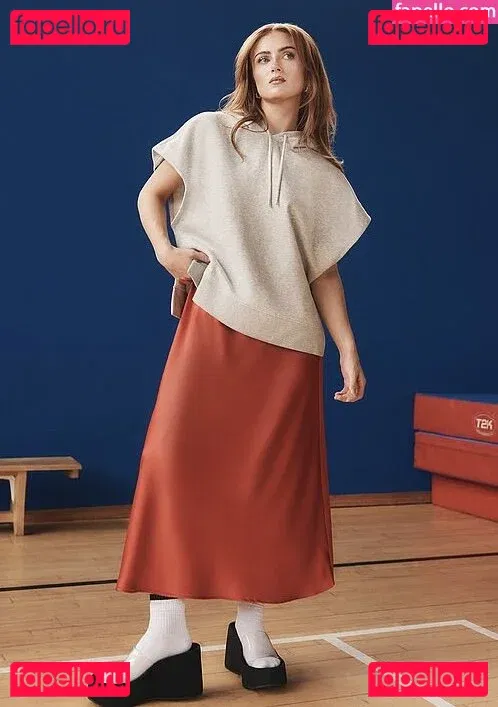 Maisie Smith Onlyfans Photo Gallery 