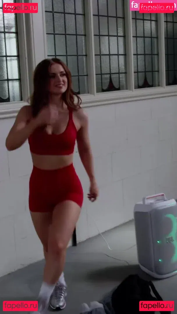 Maisie Smith Onlyfans Photo Gallery 