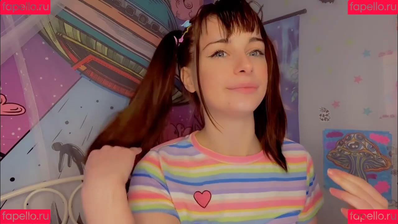 PetitePoster18 Onlyfans Photo Gallery 