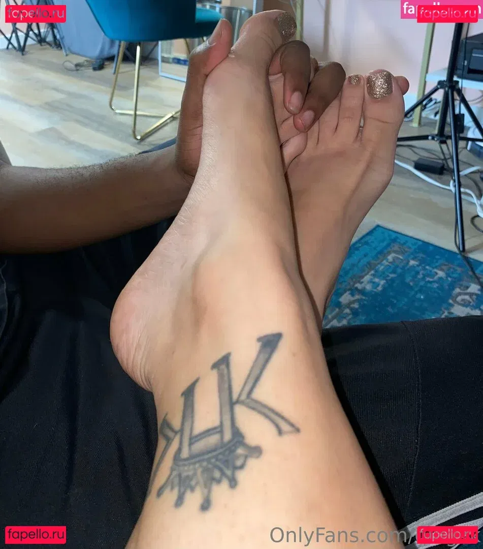 qingkk Onlyfans Photo Gallery 