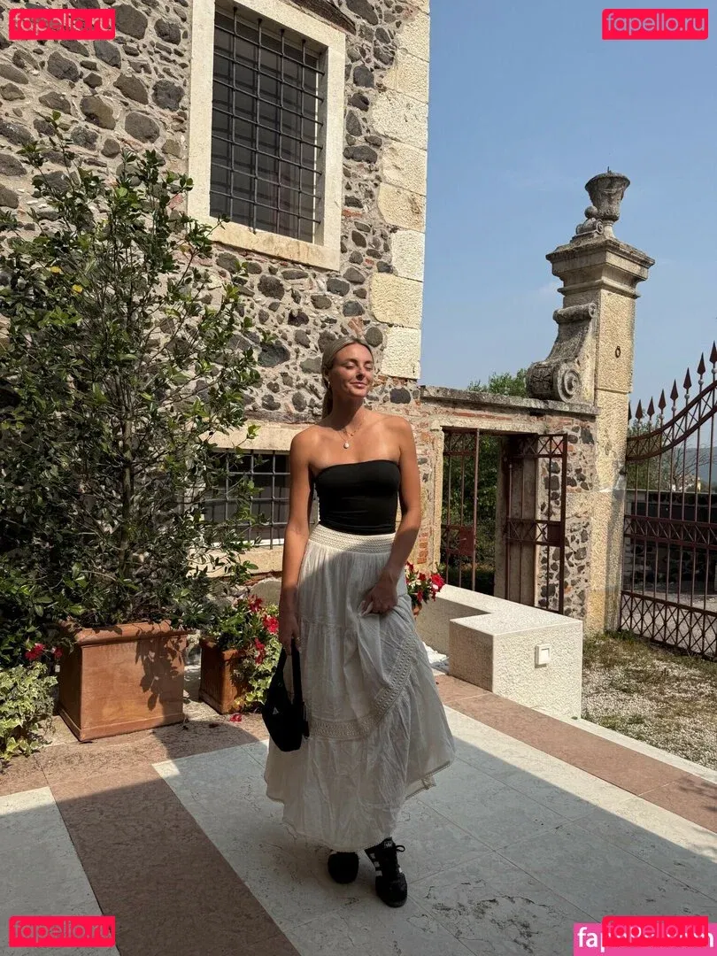 Beez ASMR Onlyfans Photo Gallery 