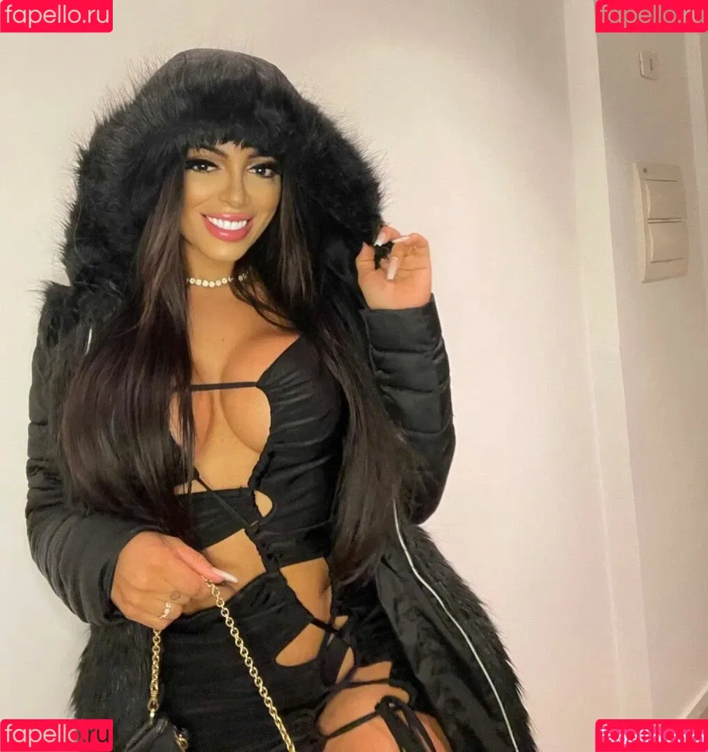Stephanie Silveira Onlyfans Photo Gallery 