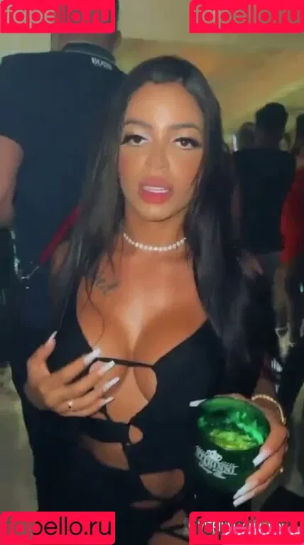 Stephanie Silveira Onlyfans Photo Gallery 