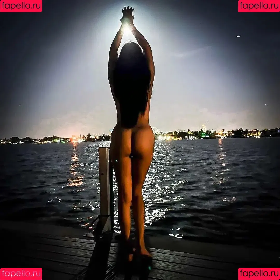 Adriana Lima Onlyfans Photo Gallery 