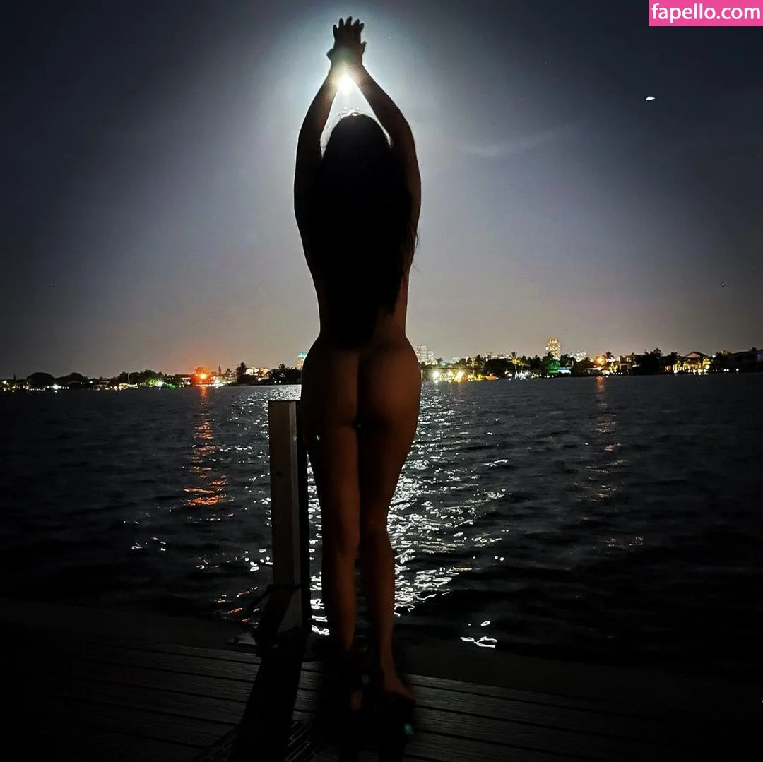 Adriana Lima Onlyfans Photo Gallery 