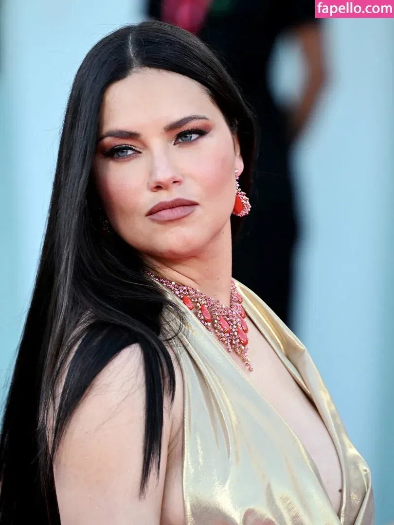 Adriana Lima Onlyfans Photo Gallery 