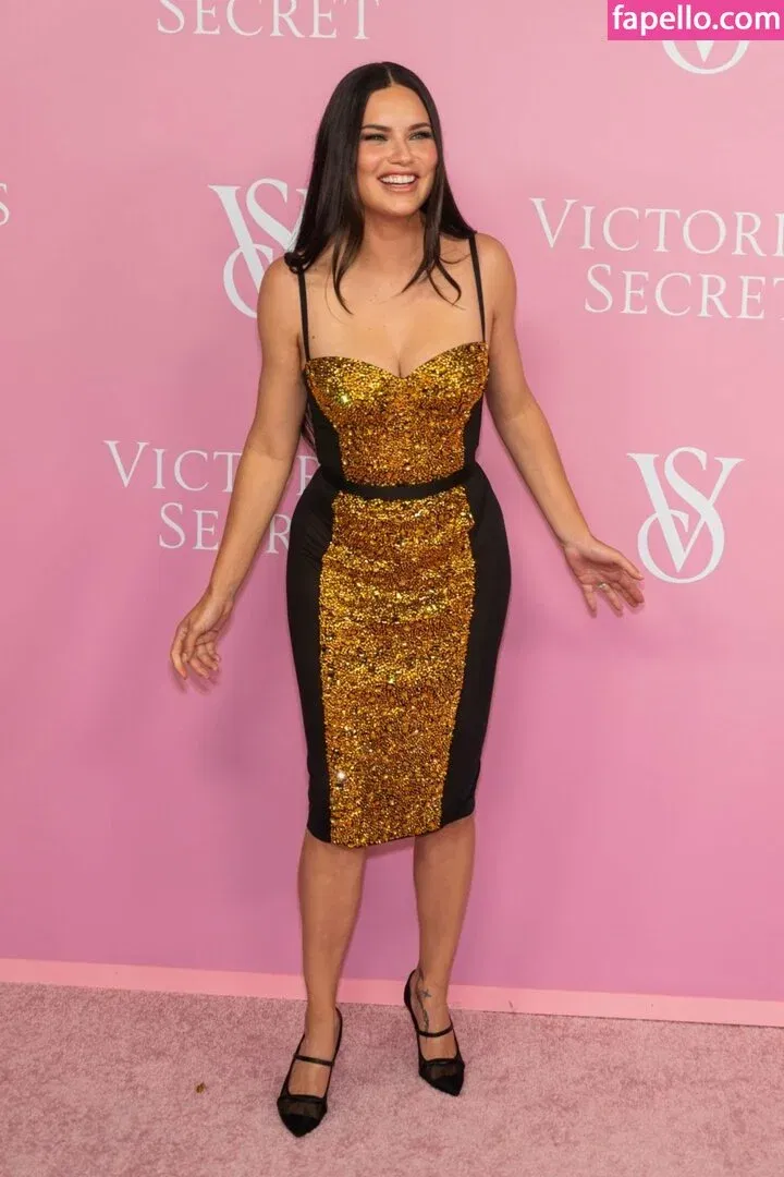 Adriana Lima Onlyfans Photo Gallery 