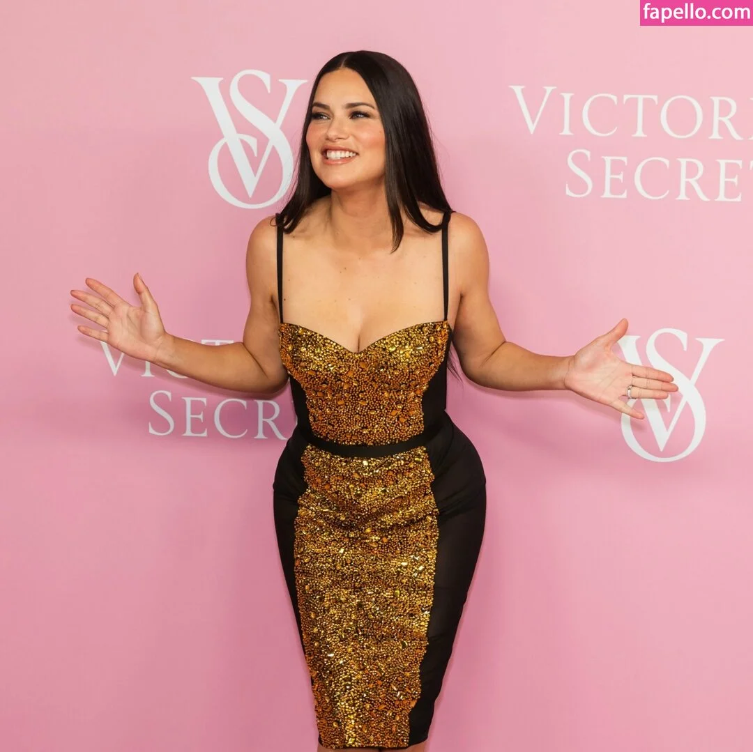 Adriana Lima Onlyfans Photo Gallery 