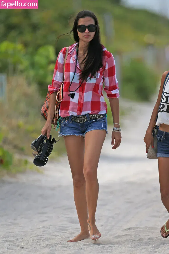 Adriana Lima Onlyfans Photo Gallery 