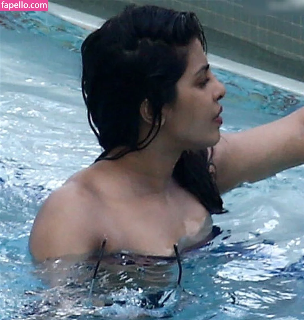 Adriana Lima Onlyfans Photo Gallery 