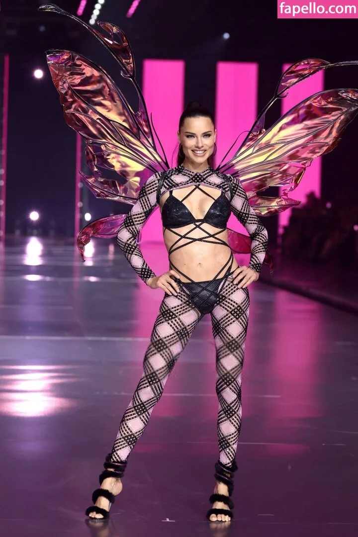 Adriana Lima Onlyfans Photo Gallery 