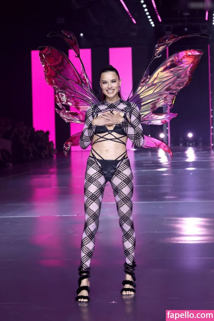 Adriana Lima Onlyfans Photo Gallery 