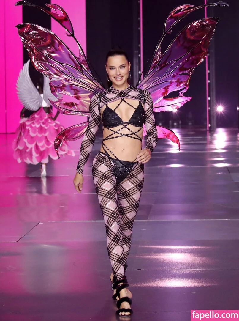 Adriana Lima Onlyfans Photo Gallery 
