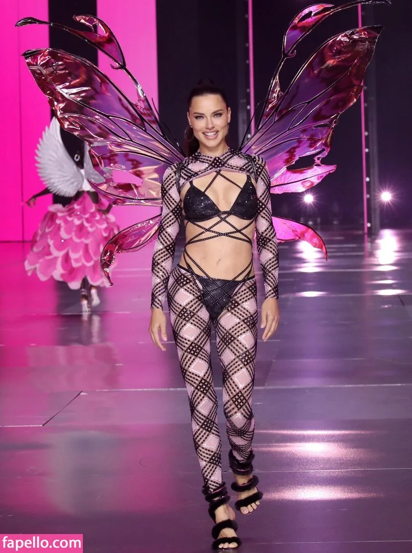 Adriana Lima Onlyfans Photo Gallery 