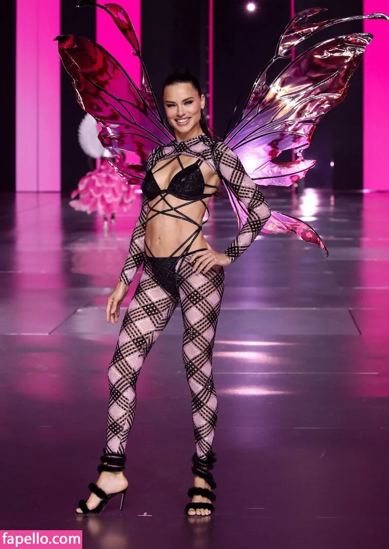 Adriana Lima Onlyfans Photo Gallery 