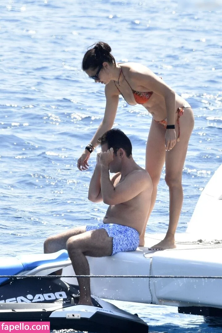 Adriana Lima Onlyfans Photo Gallery 