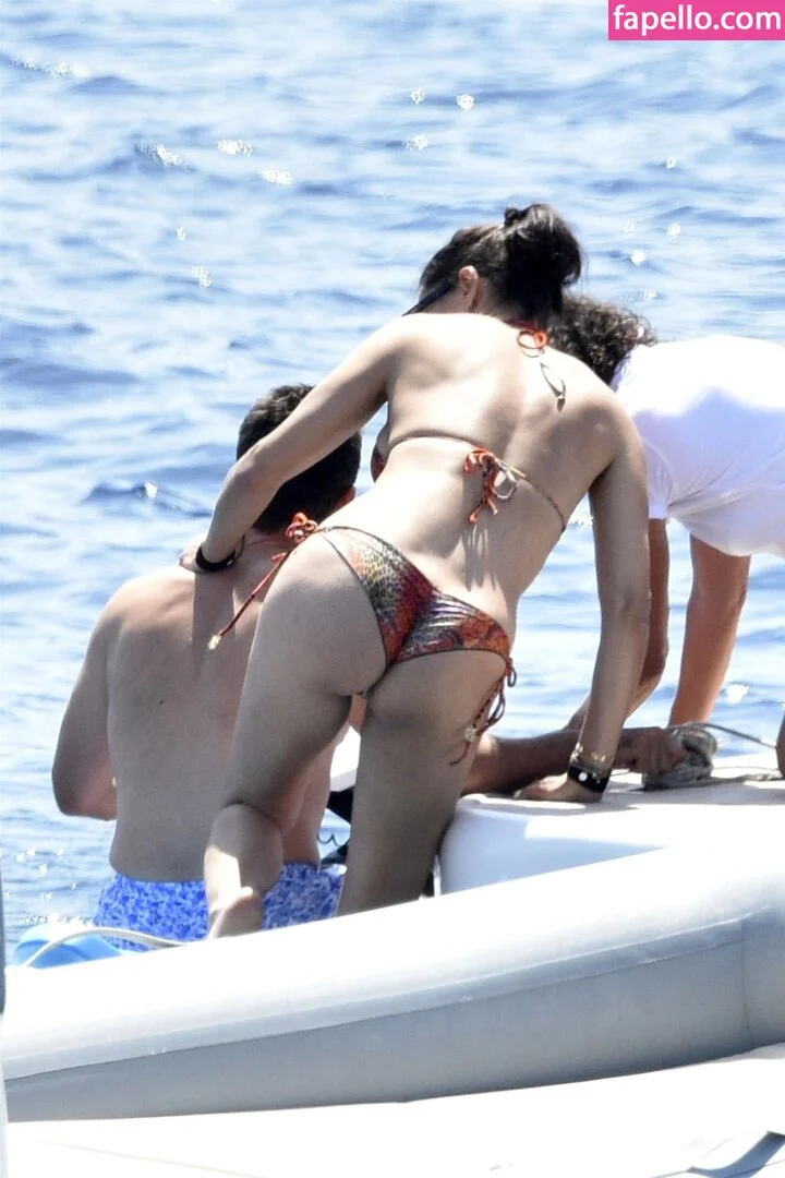 Adriana Lima Onlyfans Photo Gallery 