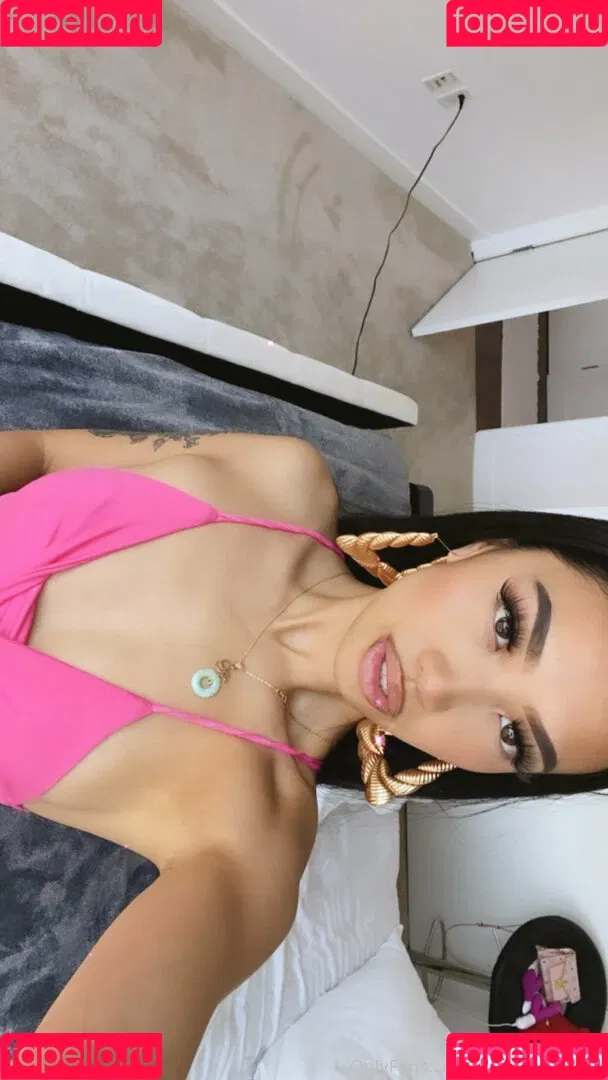 wetaja Onlyfans Photo Gallery 