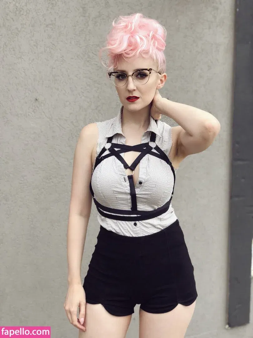 ALBinwonderland Onlyfans Photo Gallery 