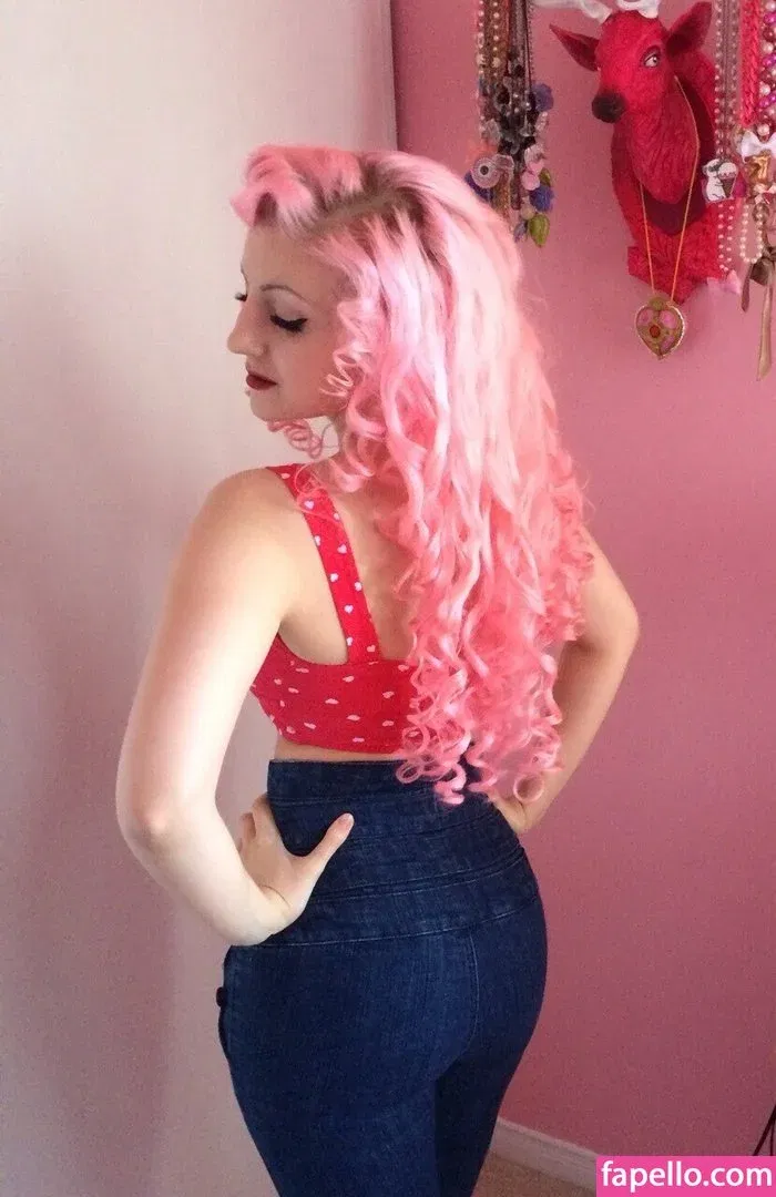 ALBinwonderland Onlyfans Photo Gallery 