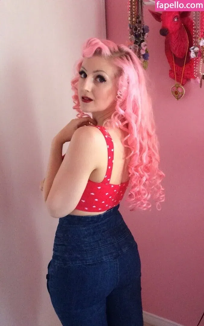 ALBinwonderland Onlyfans Photo Gallery 