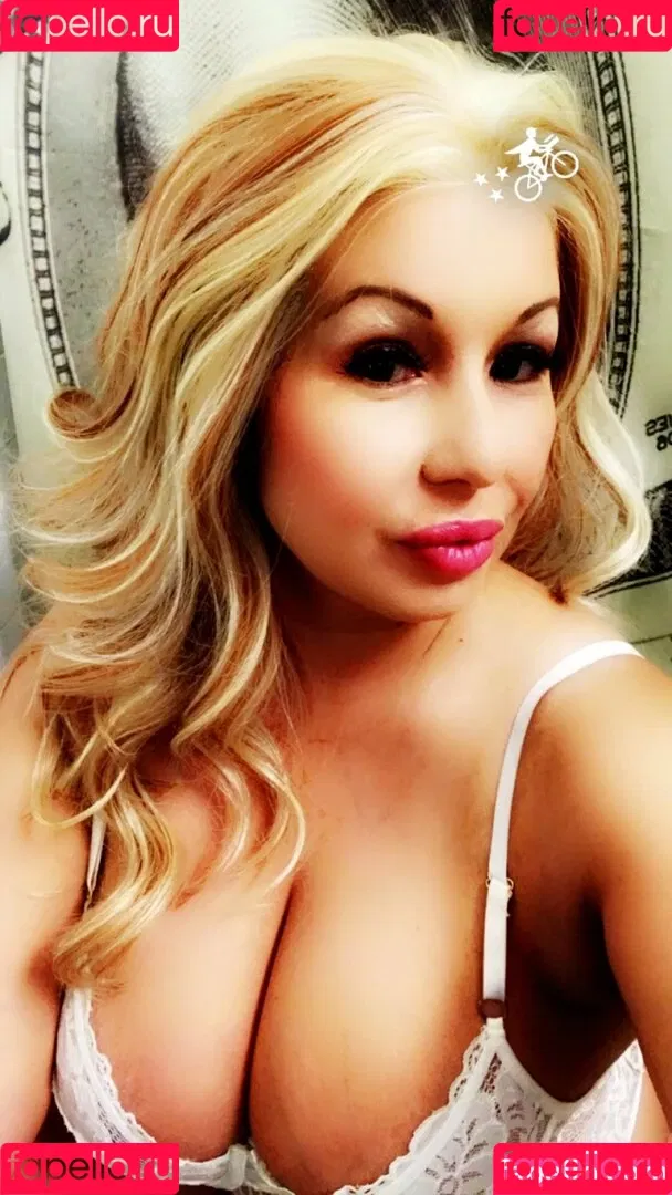 latinamilfnyc Onlyfans Photo Gallery 