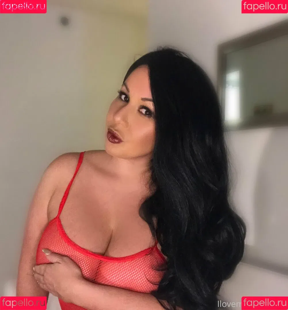 latinamilfnyc Onlyfans Photo Gallery 
