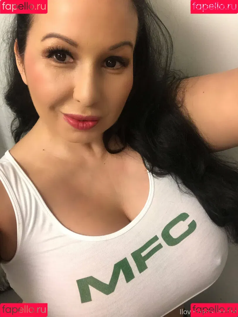 latinamilfnyc Onlyfans Photo Gallery 