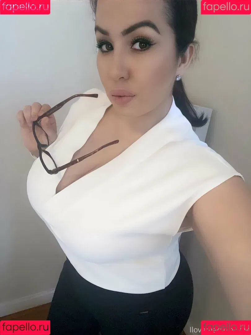 latinamilfnyc Onlyfans Photo Gallery 
