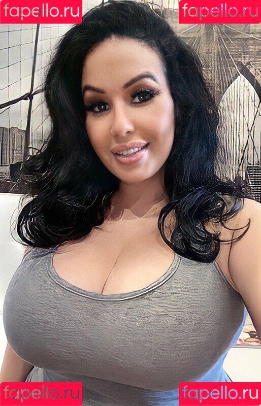 latinamilfnyc Onlyfans Photo Gallery 