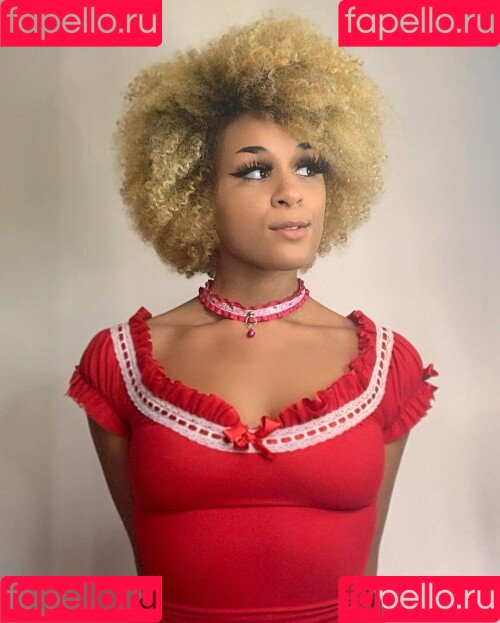 Varsenex Onlyfans Photo Gallery 