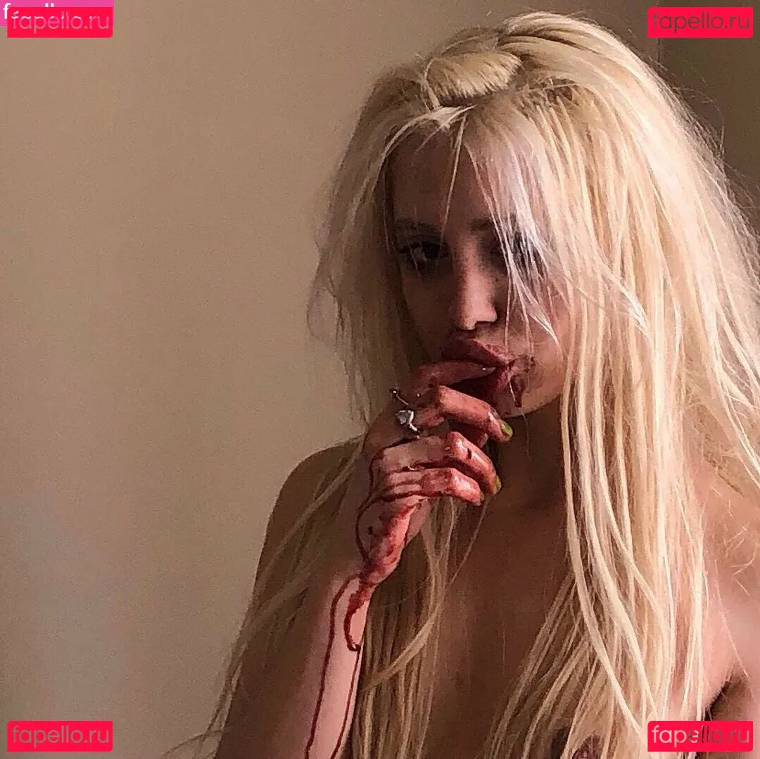 miawaifuvip Onlyfans Photo Gallery 