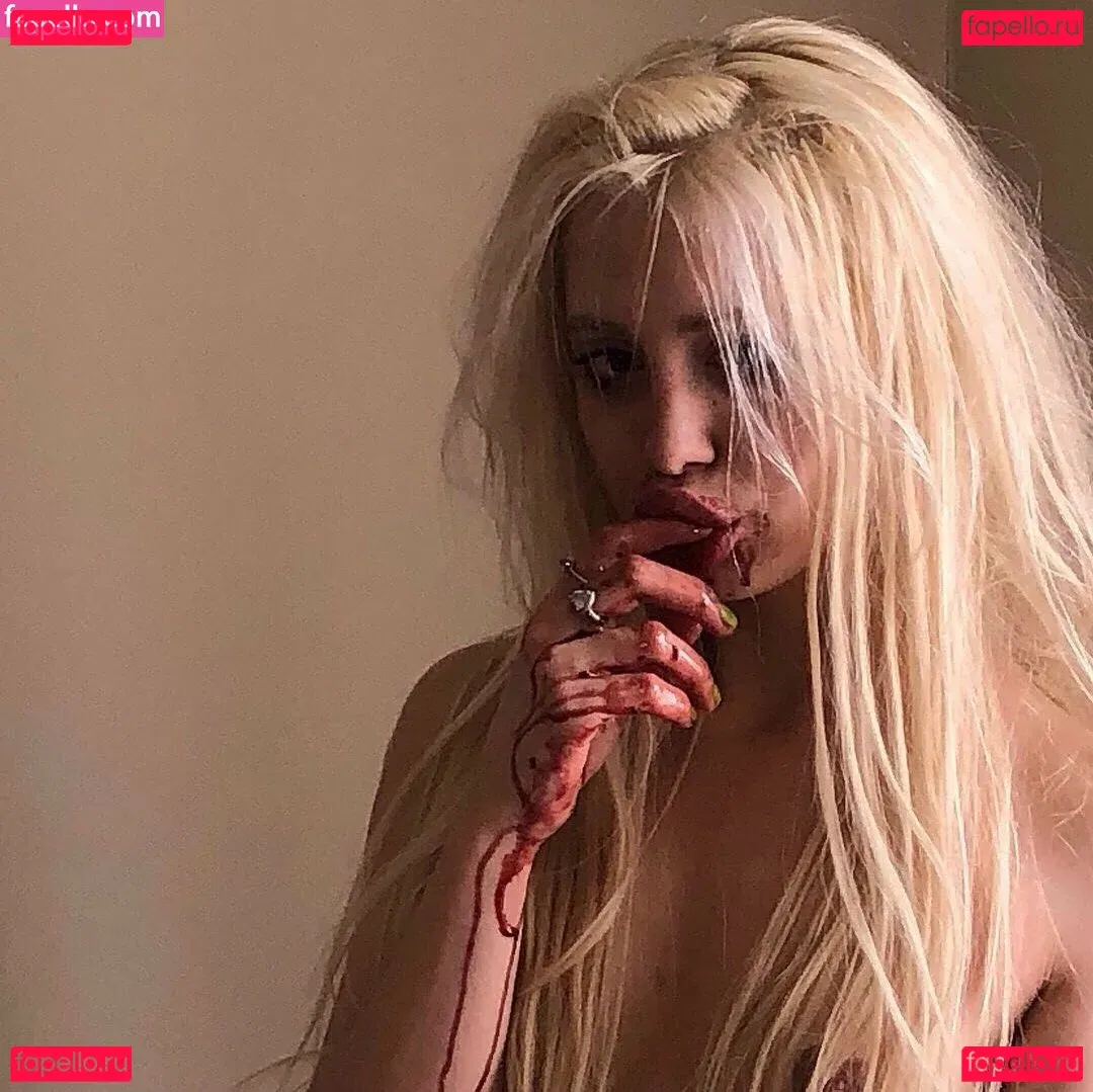 miawaifuvip Onlyfans Photo Gallery 